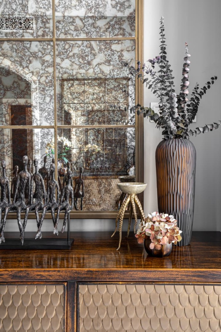Barsha one — Gallery