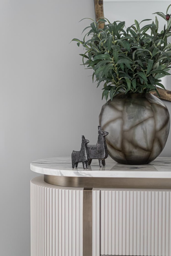 Barsha one — Gallery