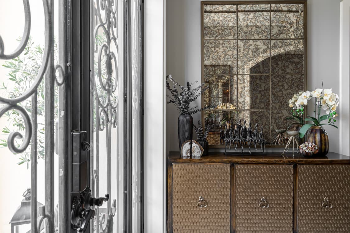 Barsha one — Gallery