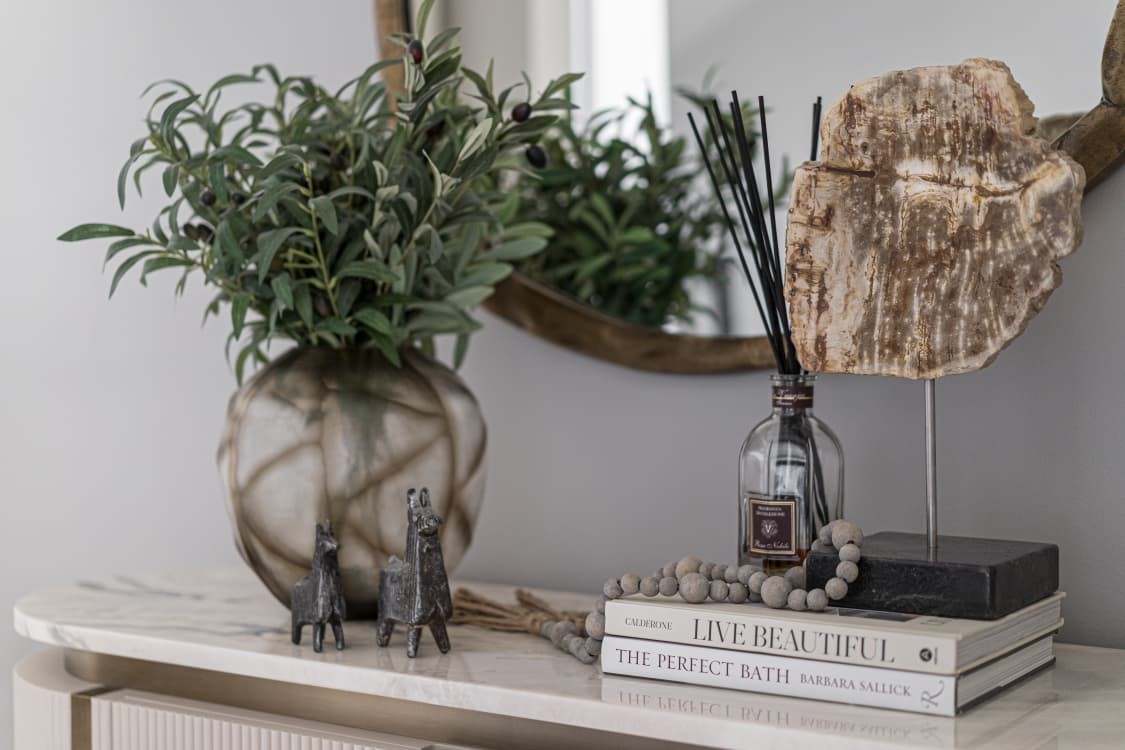 Barsha one — Gallery