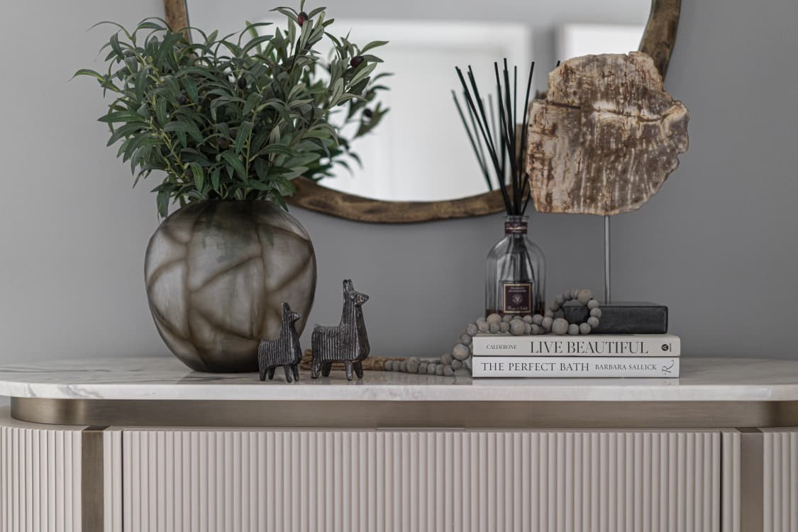 Barsha one — Gallery