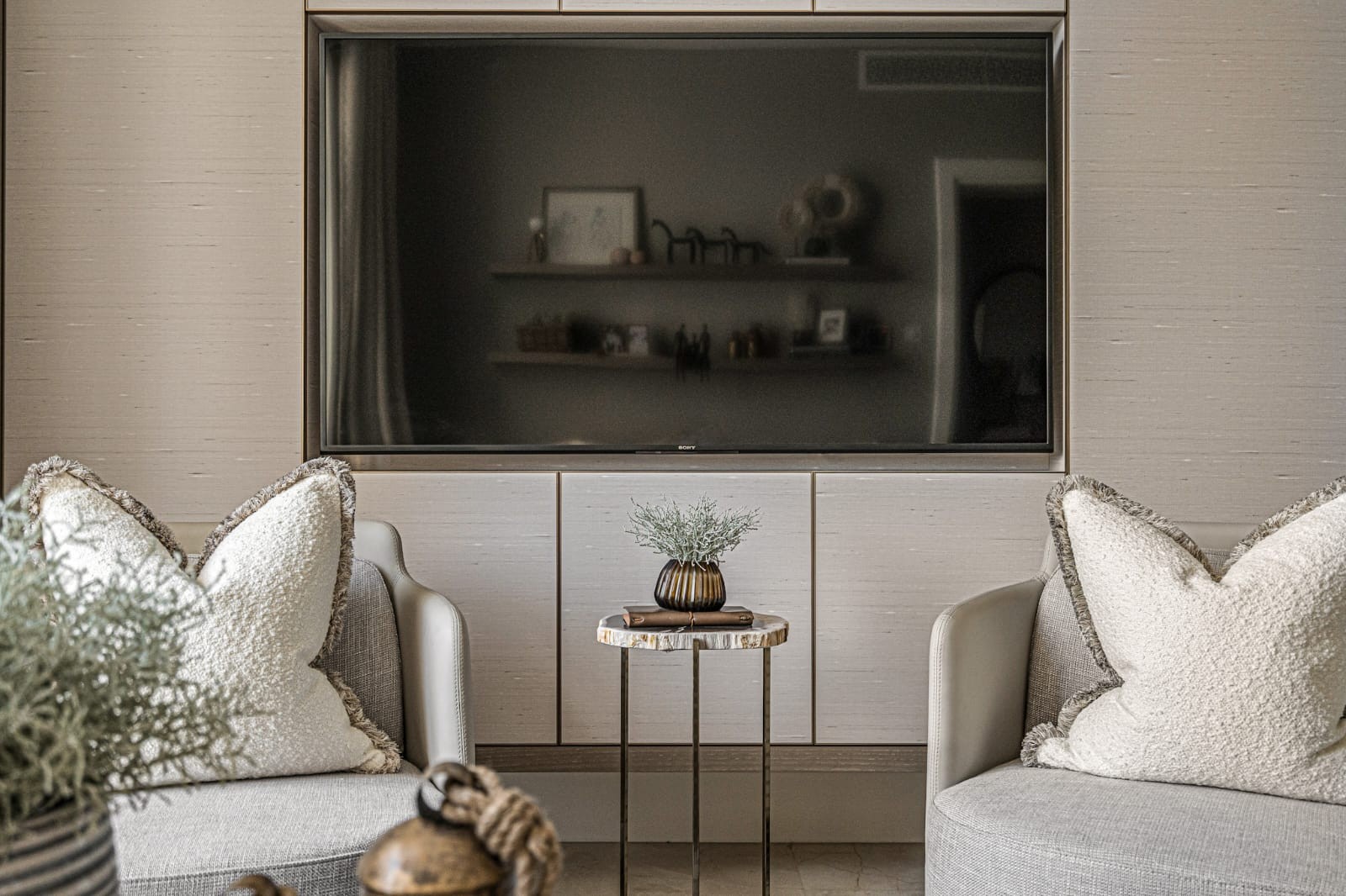 Barsha one — Gallery